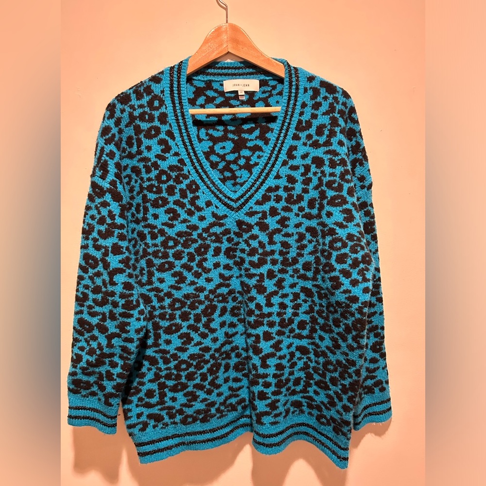 John & Jenn Bertie Spot V-neck Sweater